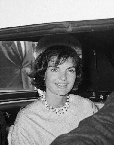 How to Dress And Wear Pearls Like Jackie O. Kennedy - Pearls Only