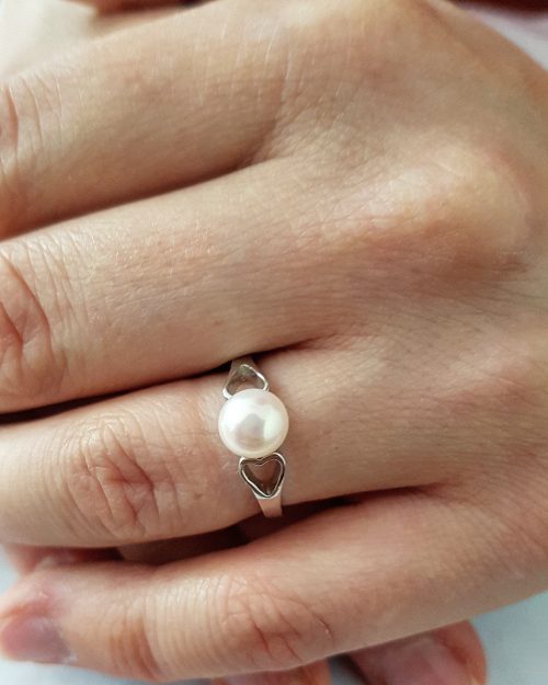 Elegant Pearl Ring | Pearl jewelry design, Gold rings fashion, Gold jewelry  stores